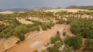 جديد: شاهد فيضان واد البشنة بالدرون في الأطلس المتوسط.m Vue d'en haut d'innondation d'une riviere