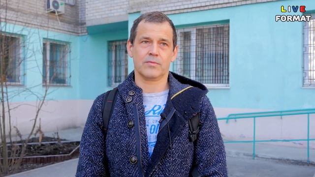 Наличные или банковская карта?  |  Люди предпочитают монеты и мобильные деньги?