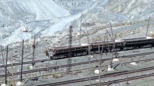 ПЭ2У - Промышленный Электровоз с боковыми токоприемниками