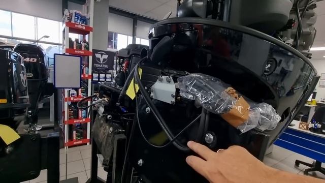 ПЕРВЫЙ В РОССИИ. TOHATSU 140 л.с. японский подвесной мотор. смотреть онлайн