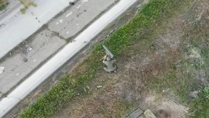 Кадры боевой работы расчета противотанкового ракетного комплекса "Корнет" подразделения ВДВ.