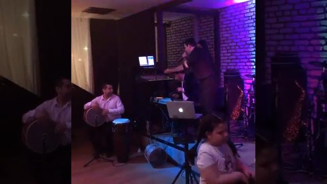 Гагик Езакян & SongBand [8 марта @Sanatrello] ч.15 смотреть онлайн