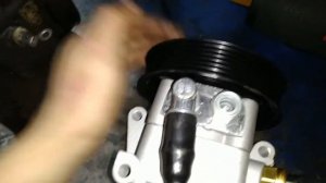 Замена штуцера насоса ГУР  форд фокус 2 Ford Focus II Power Steering Pump