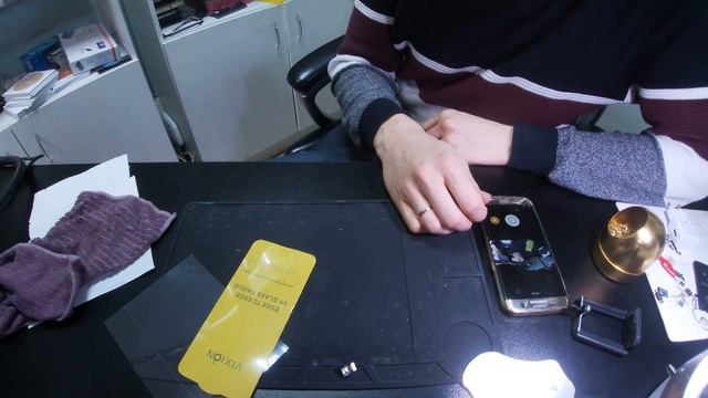 Как отклеить дисплей от рамки honor 20