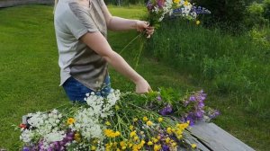 Как сделать букет из полевых цветов.Field spiral bouquet.
