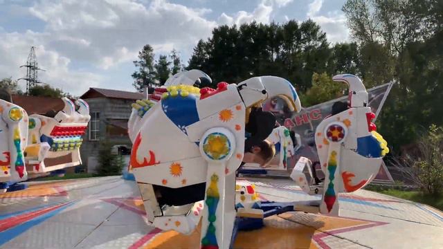 Супер Дэнс на Каруселях в Новосибирском Зоопарке