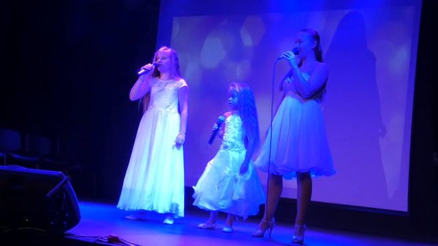 Violetta, Yaroslava, Tatiana. МАМА(первое слово) смотреть онлайн