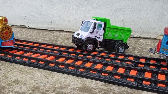 Train vs Truck Experiment смотреть онлайн