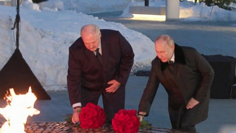 В. Путин и А. Лукашенко в Ленинградской области открыли мемориал жертвам нацистского геноцида