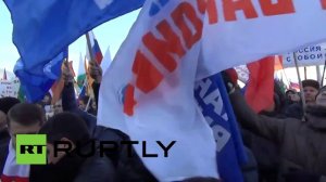 Тысячи людей вышли на улицы Казани в поддержку народа Крыма