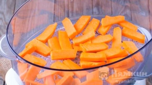 Fruit nectar with pumpkin and cinnamon