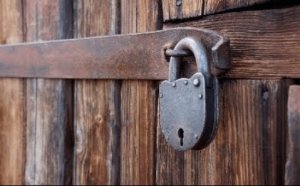 ЗАМОК ПУДОВЫЙ ОТ СУДА СПАСЁТ. СИЛЬНЫЙ РИТУАЛ. ДЛЯ ВСЕХ. ВЕДЬМИНА ИЗБА. ИНГА ХОСРОЕВА