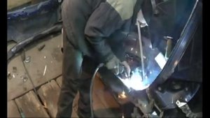 Мазда 3 вытяжка и замена задней панели багажника [Архив за 2016 г.]