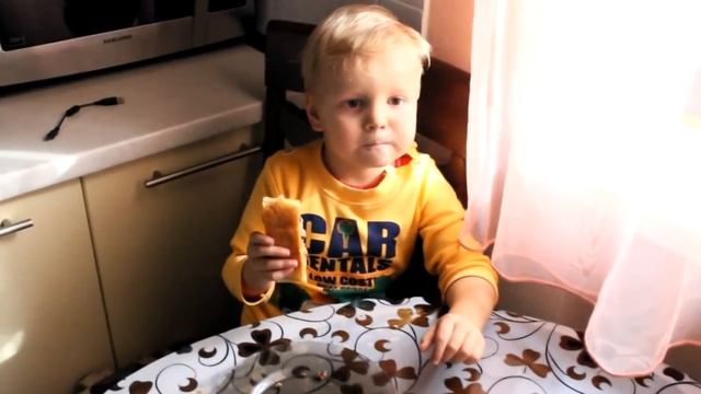 VLOG НЕ ЛЮБЛЮ ВЫХОДНЫЕ. РАДИМ И ЭЛИНА ГОТОВЯТ ПИРОГ смотреть онлайн