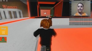 УБЕГАЕМ от СТЕНЫ или ОПАСНЫЙ злой КВАДРАТ в ROBLOX СТЕНА УБИЙЦА | BE CRUSHED by a SPEEDING WALL