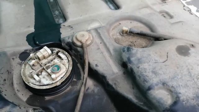 Снятие и установка топливного бака на Renault Trafic. смотреть онлайн