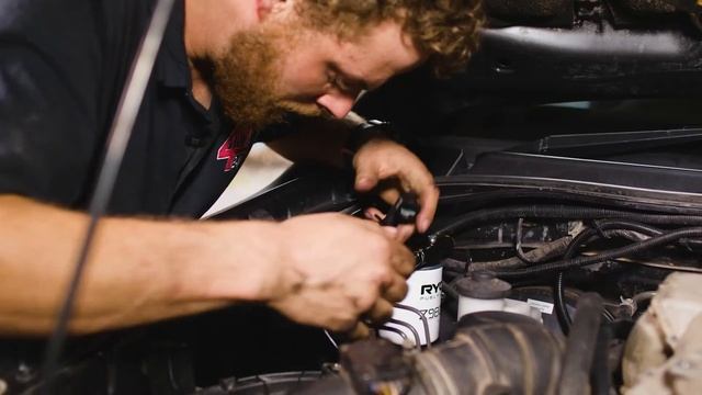 How to Remove Water in your Diesel Engines Fuel смотреть онлайн