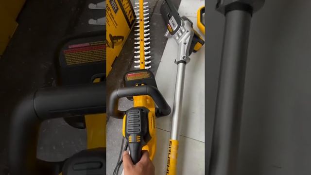 Tỉa rào dewalt DCHT820