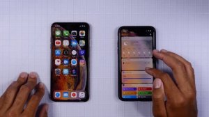 Get iPhone Xs Exclusive Live Wallpapers on any Device!