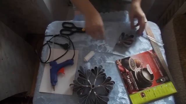 Объемные снежинки из бумаги.Как сделать снежинки своими руками. Новый интересный способ. смотреть онлайн