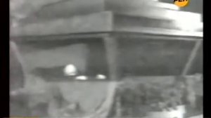 В Ленин в Мавзолее двигается