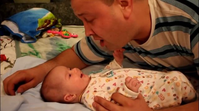 Папа с сыном поет песню про Маму. Father and son sing together. Great Duo.
