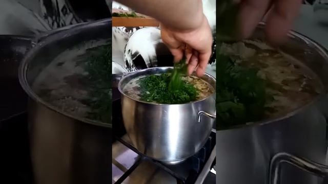 Суп с фрикадельками. Два супа из одной кастрюли. Четыре вкуса при подаче. смотреть онлайн