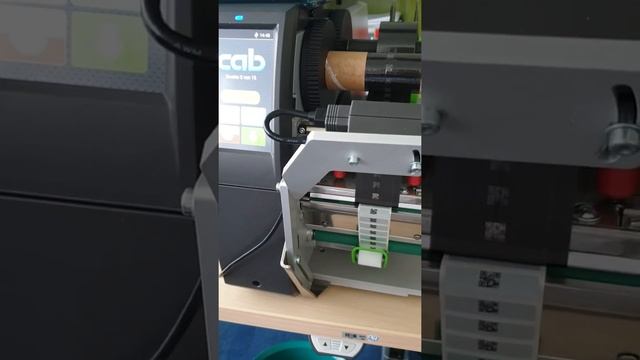 Демонстрация работы верификатора ШК 1D и 2D этикеток для принтеров Cab SQUIX , модель cab C200-SQ
