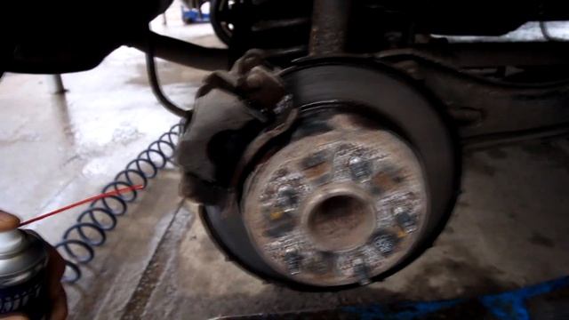 Как пользоваться очистителем тормозов и деталей сцепления ► Карландия смотреть онлайн