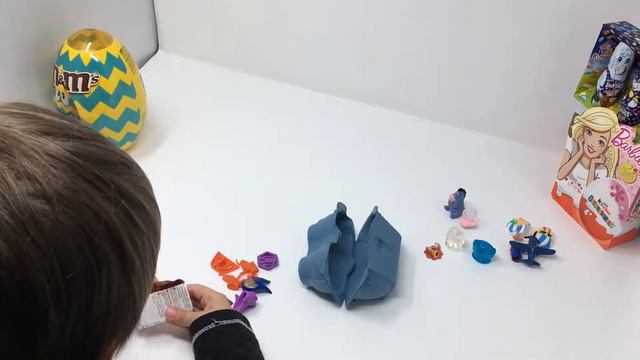 20 Surprise Eggs, Kinder Surprise Frozen, Barbie, Planes, Disney смотреть онлайн