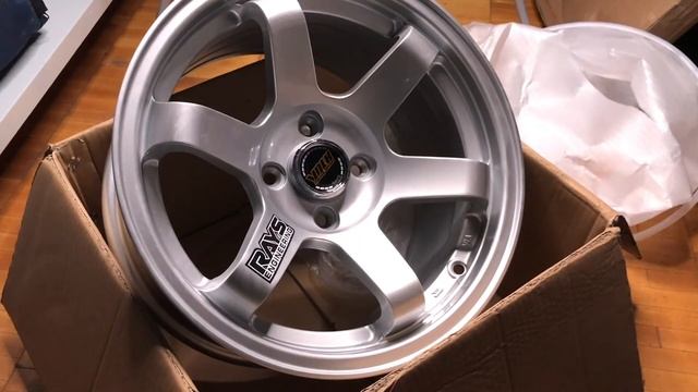 Литые диски Rays TE37 15x8 4x100 | Распаковка