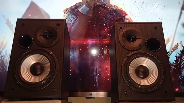 Слушаем музыку на активных колонках Edifier R980T смотреть онлайн