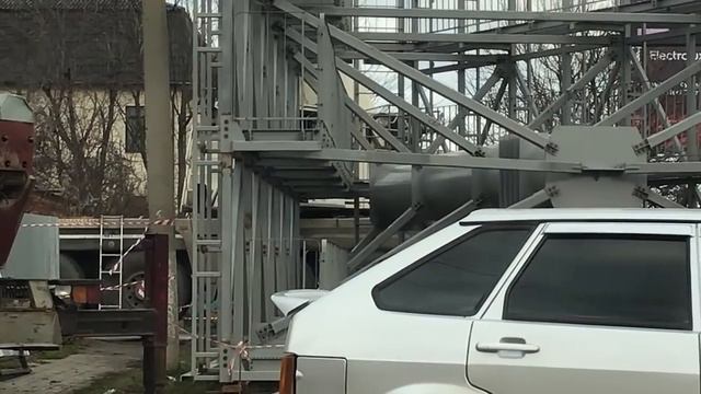 Как установить рекламный щит вертикально с помощью тахеометра??