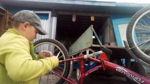 Как сделать имитацию мотоцикла на велосипед