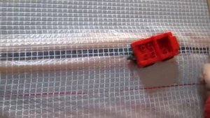 Как проклеить стыки пароизоляции