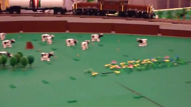 LEGO Crocodile with Power Functions at LEGO Fanwelt 2010 descent