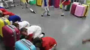 Вид с другой стороны!Deca Dance и Дом Чемоданов!Танец чемоданчиков перед полетом!Всем лайкать)))