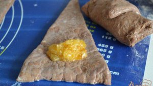 Выпечка из слоеного дрожжевого теста