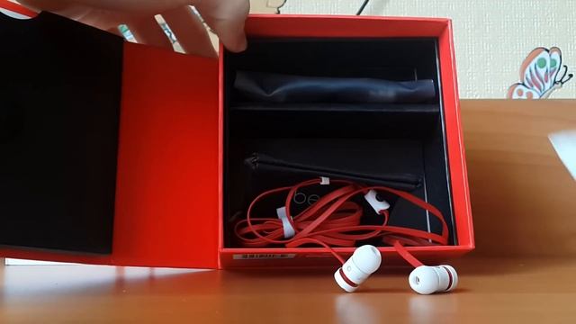 Fake Beats™ by Dr. Dre™ urBeats (White) Unboxing