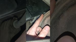 Глушитель задевает фаркоп Логан 1