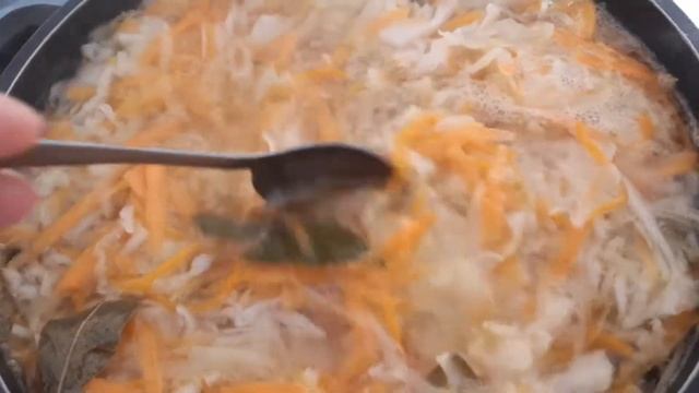 СУП С КВАШЕНОЙ КАПУСТОЙ И СОЛЕНЫМИ ОГУРЦАМИ//рецепт зимнего супа// смотреть онлайн
