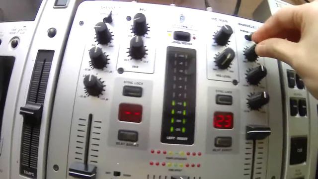 Pioneer CDJ 100s + BEHRINGER VMX100 смотреть онлайн