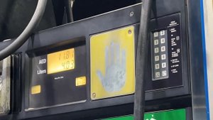 Аренда машины в Дубае. Цена бензина в Дубае. Стоимость парковок и аренда авто в Дубае. Пляжи Дубая.