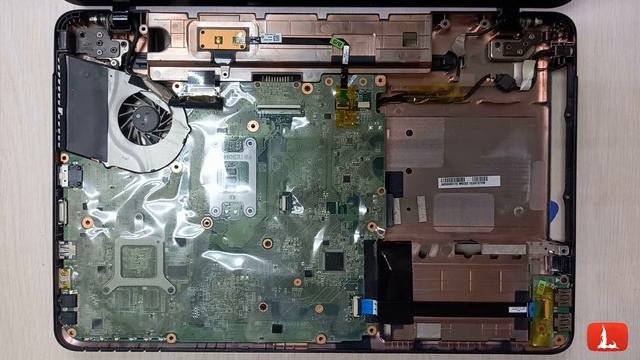 Ноутбук Toshiba l755-A1s. Разбор, чистка, апгрейд SSD+DDR. смотреть онлайн