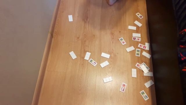 Куклы Барби малышки играют в домино Barbie Dolls baby playing dominoes смотреть онлайн