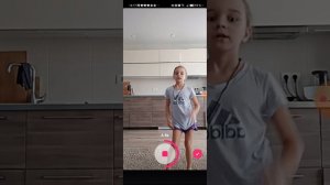 Как сделать так чтобы в Лайке шло видео Ну ты там что-то и там шло любое слова