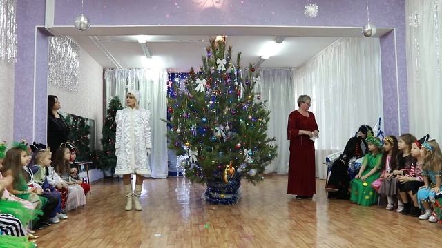 НГ_танцы с бабой Ягой и Снегурочкой смотреть онлайн