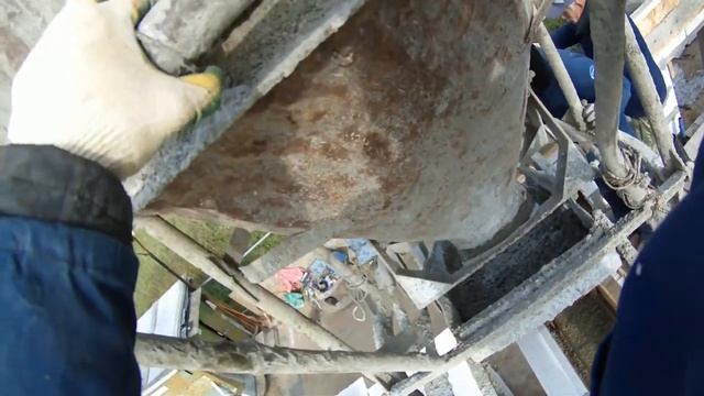 Заливка армопояса при помощи рюмки с краном смотреть онлайн