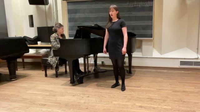 Green Finch and Linnet Bird - Sondheim - Performed by Madison Blackman смотреть онлайн