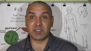 Густые и светлые выделения из носа.